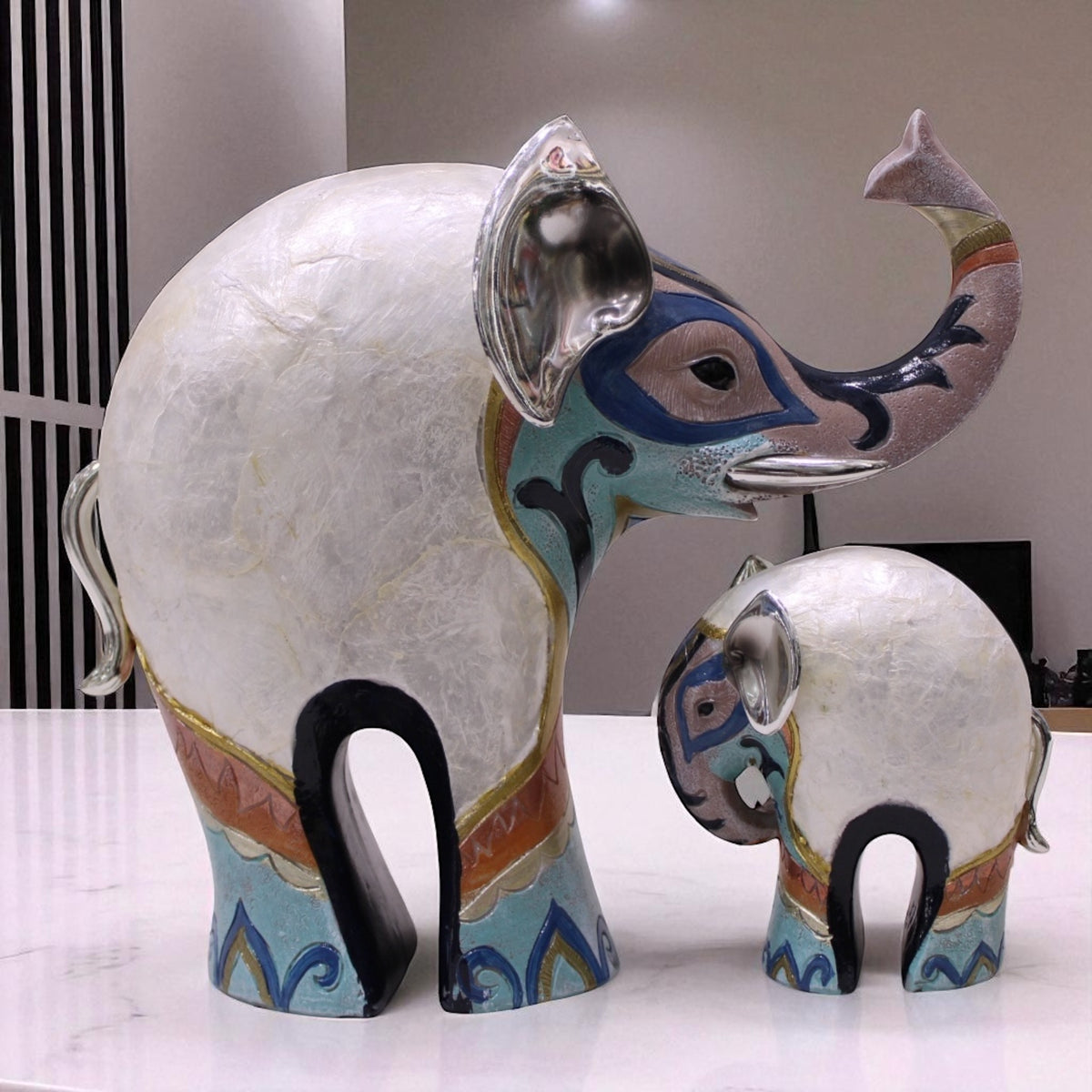 Hearts of Heritage Showpiece | Premium Polyresin Home Decor – High Objects