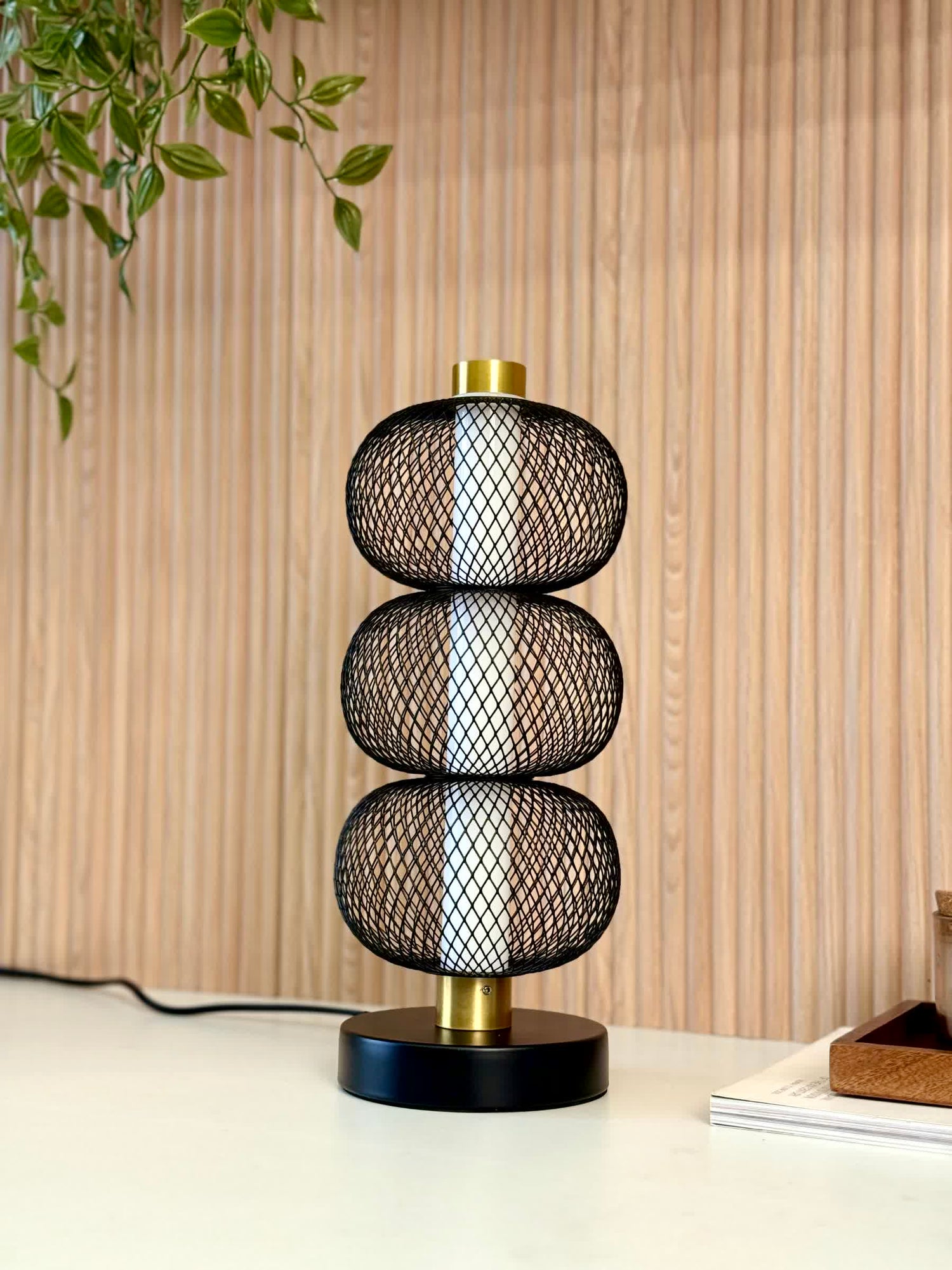 Trinity Mesh Table Lamp