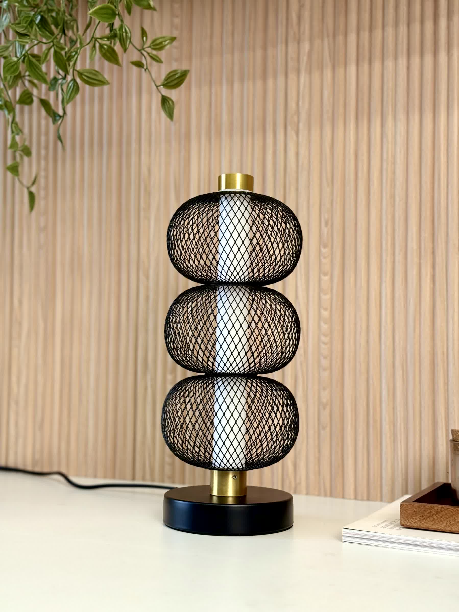 Trinity Mesh Table Lamp