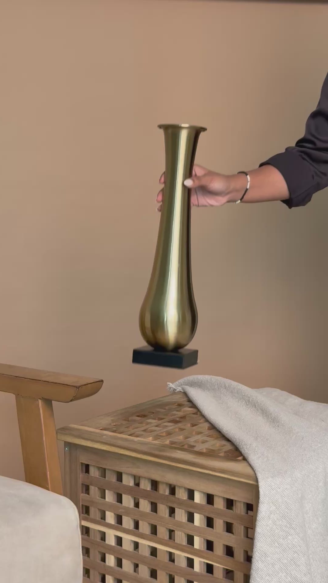 Eterna Gold Vase