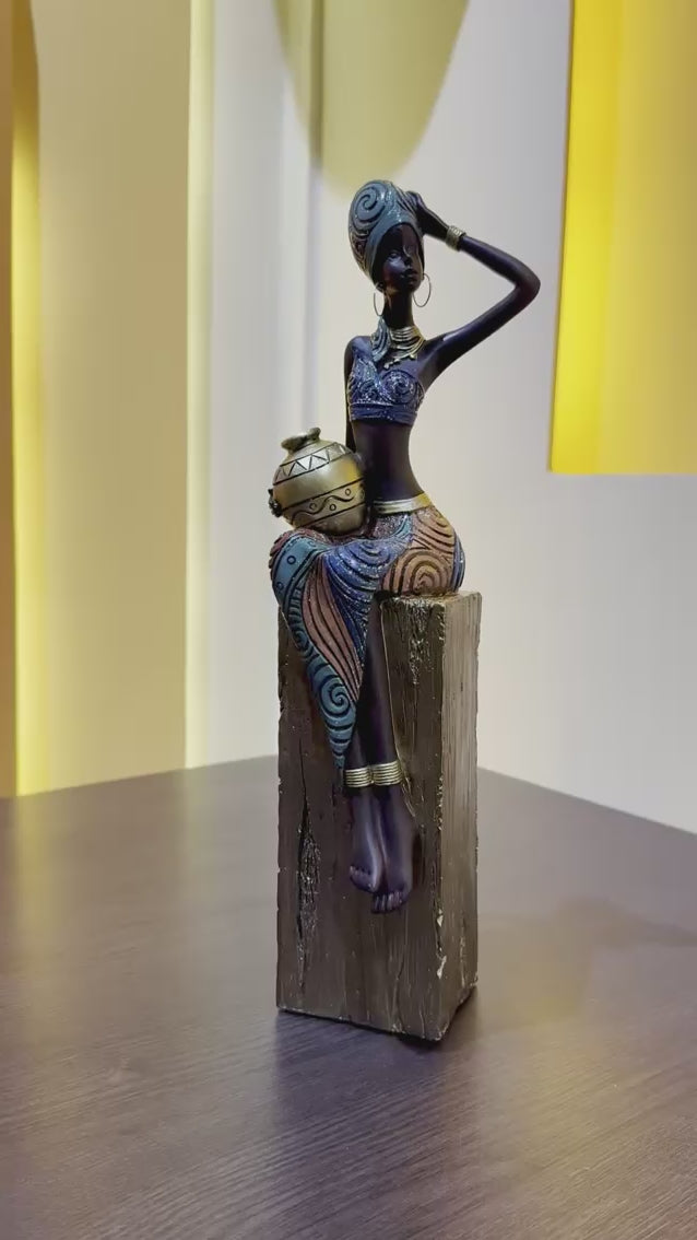 Desert Queen Showpiece