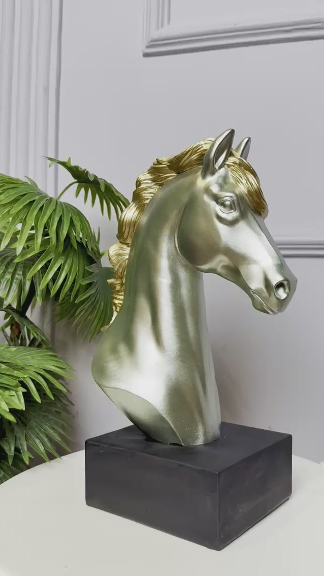Royal Horse Head Showpiece