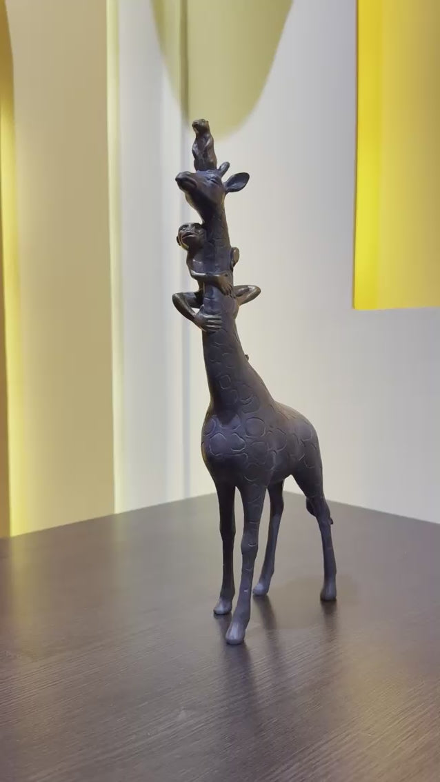 Savannah Majesty Showpiece