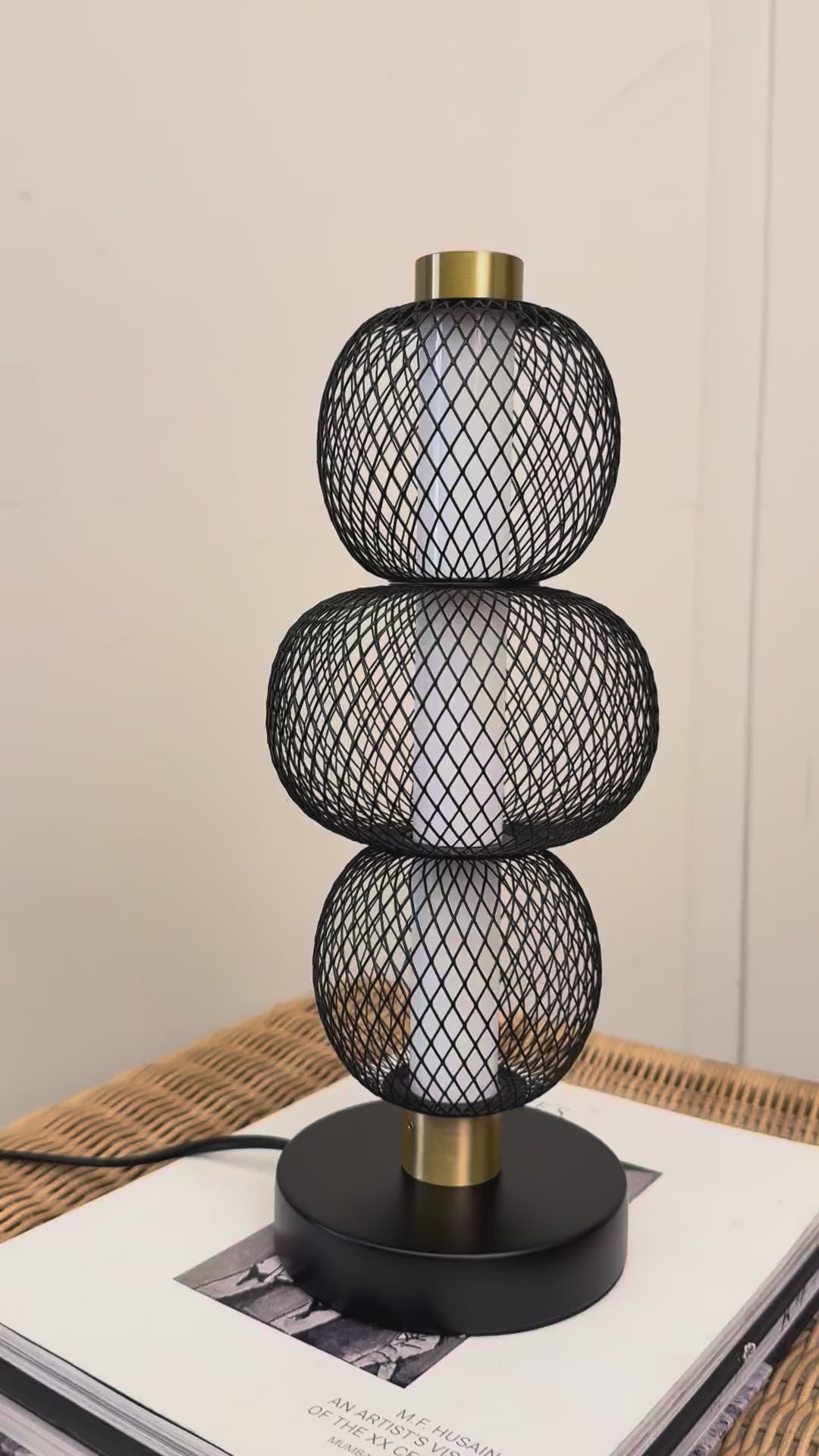 Trinity Slim Mesh Table Lamp