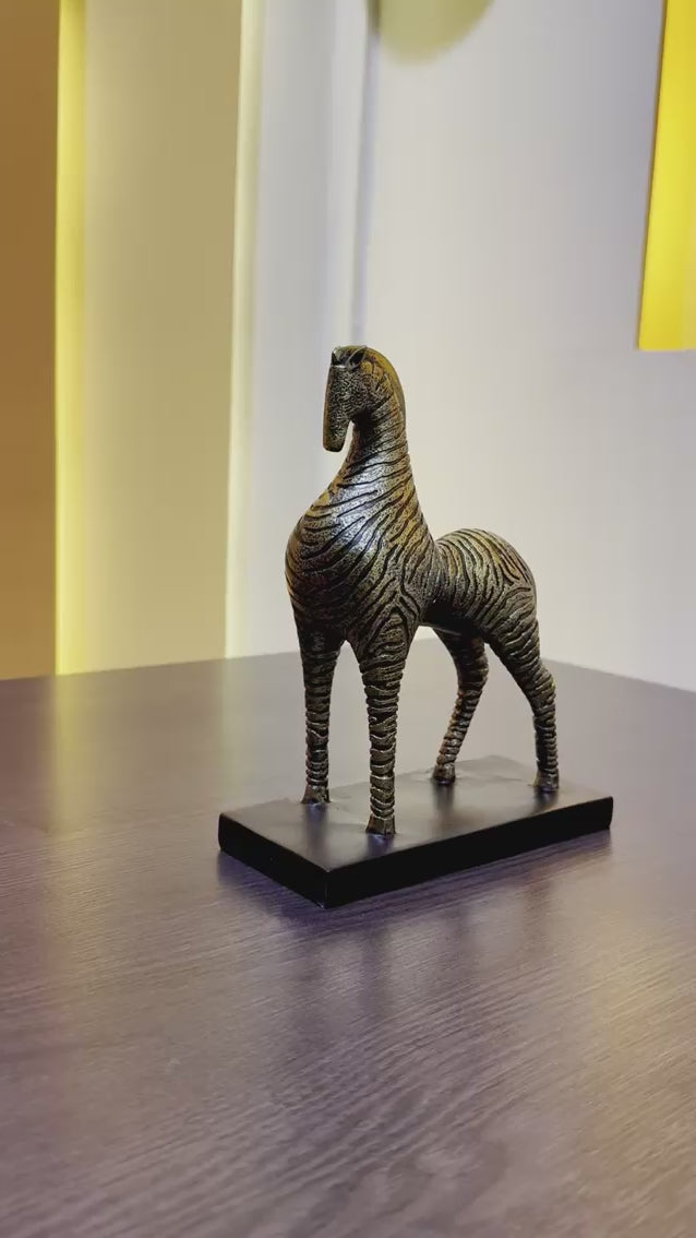 Majesty Horse (Small) Showpiece