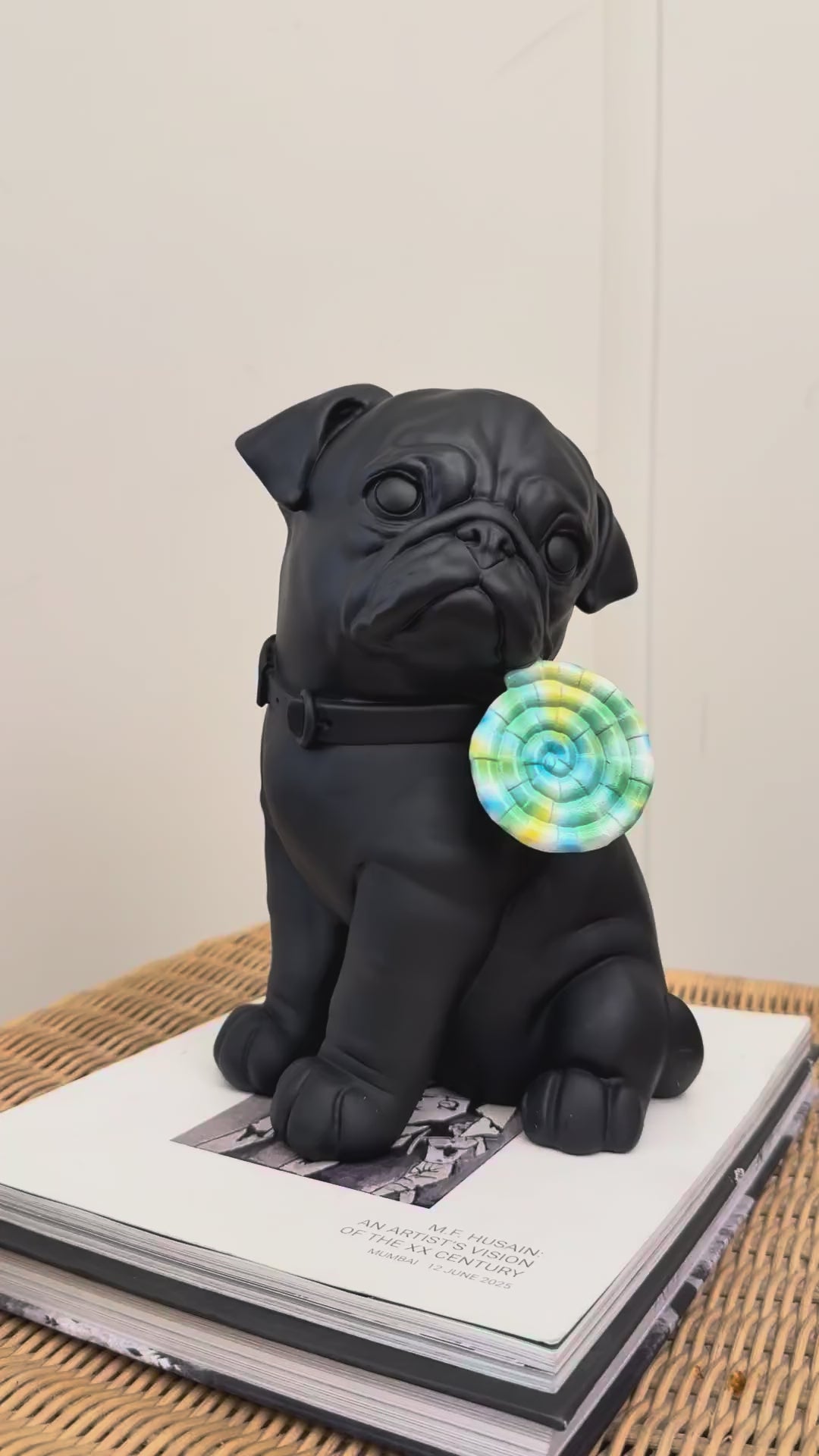 Sweet Mood Pug Showpiece
